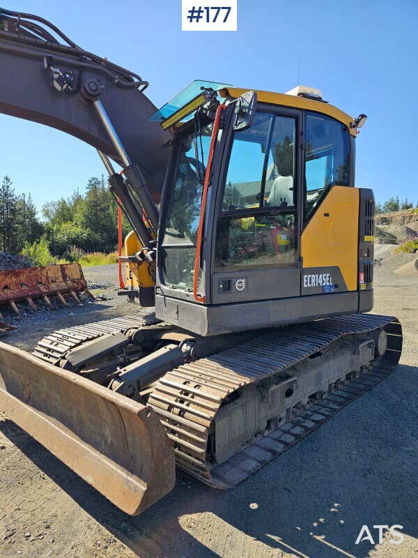 2016 Volvo ECR145EL w/ Tooth bucket, Planer bucket, Narrow bucket and More.