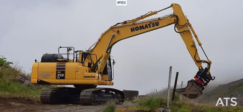 2018 Komatsu PC 210 LC w/ Trench bucket, Cleaning bucket and More